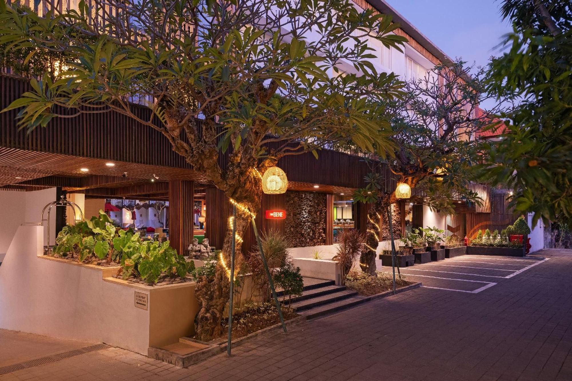The Bene Hotel Kuta Lombok Exteriör bild